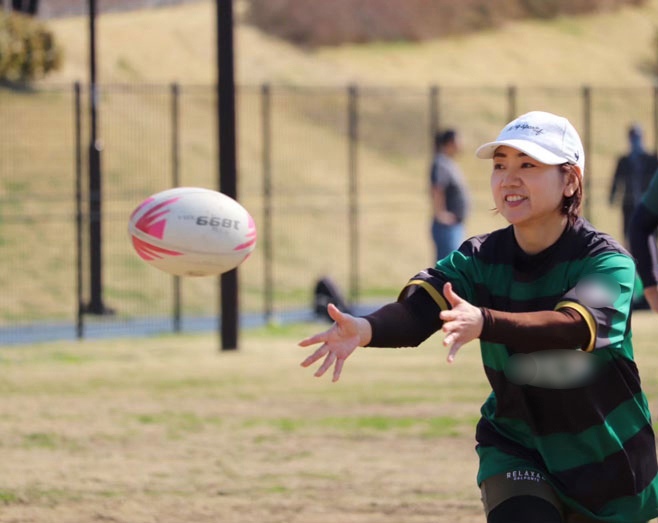 ラグビーをする春日井さん